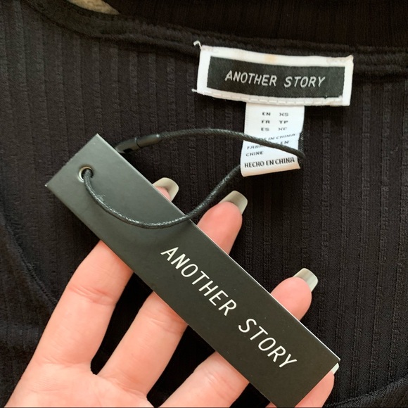 3 For $20 NWT ANOTHER STORY Ribbed Bell Long Sleeve Top With Choker - Picture 4 of 5